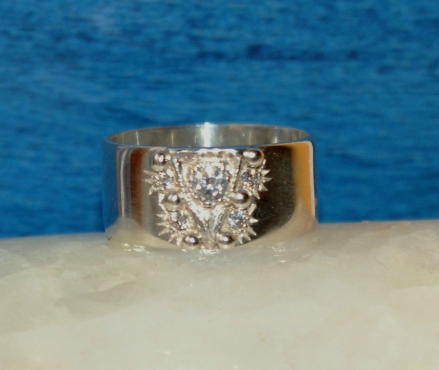 Dámský prteň s Lab grow diamond.