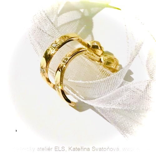 Pol kruhy.Diamond earrings 18 k.Naušnice s diamantom.