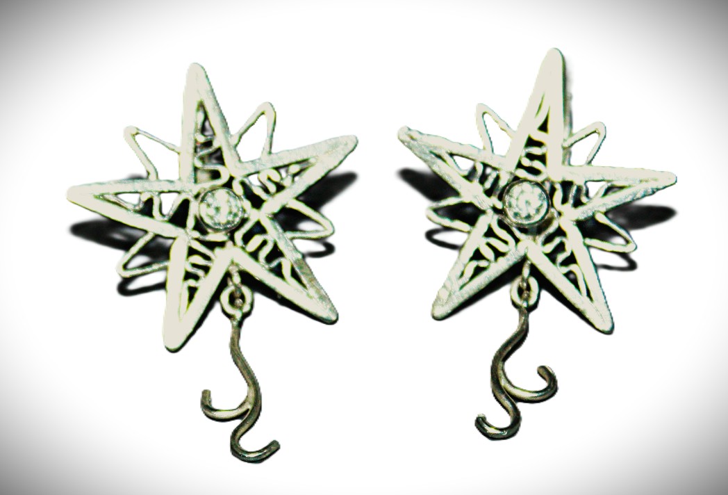 Autors jewellery.Diamond earrings,14-karat gold